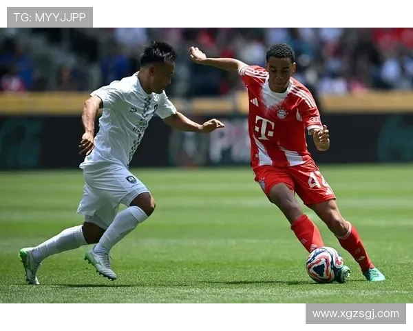 拜仁官方：帕夫洛维奇恢复单练穆西亚拉回归